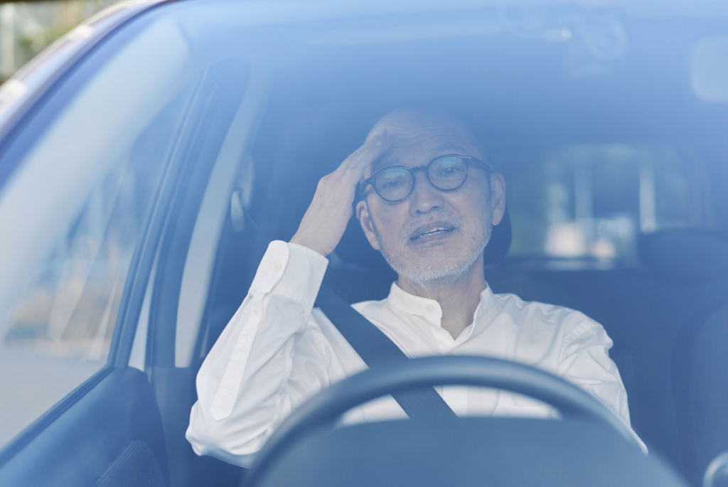 高齢者ドライバー　高齢者交通事故　免許返上